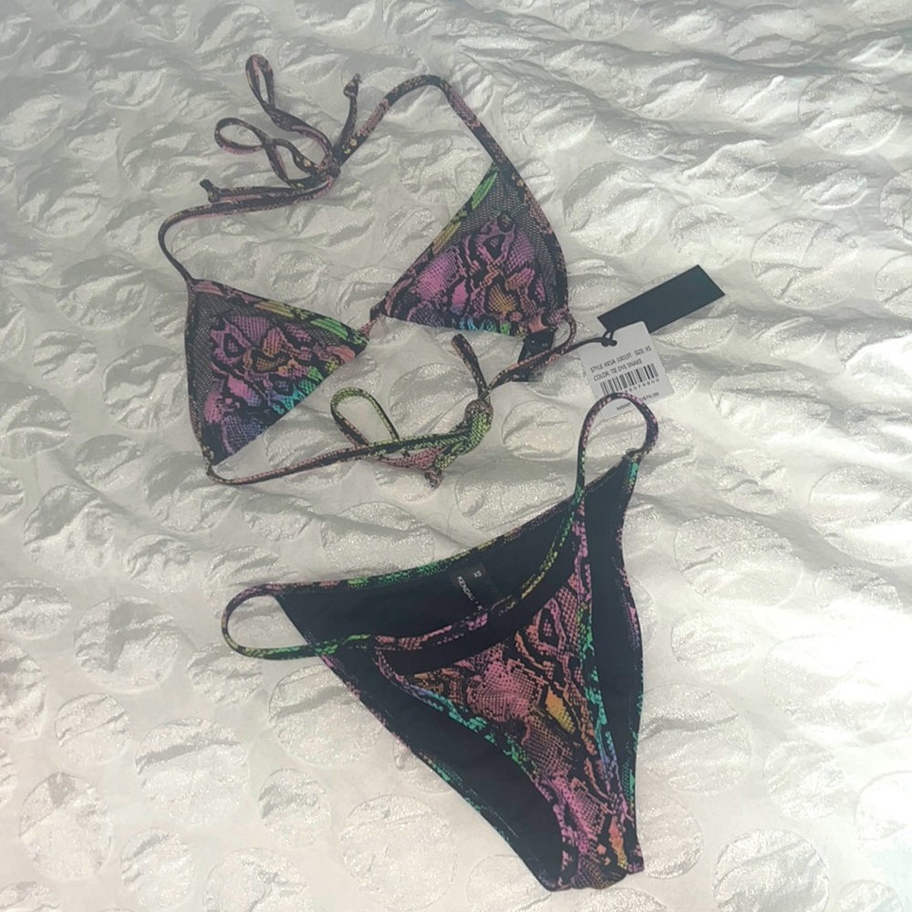 NWOT Kendall + Kylie Tie Dye Snake Mesh Accented String Bikini, Top NWOT Bottom - Picture 5 of 7